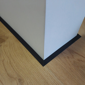 Скрытый плинтус Ликорн Микро Лайн С-05.25.3 Чёрный 5х15,5 мм (пог. м)