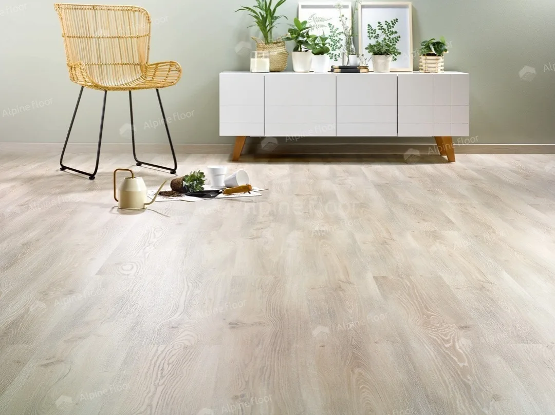 Ламинат HomFlor Patio 560 Olbia Oak - Бежевый