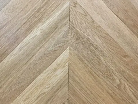 Инженерный паркет ёлка Wood Bee Дуб Select