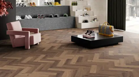 Виниловый ламинат Invictus Maximus Herringbone 42 Highland Oak Chocolate - миниатюра 3